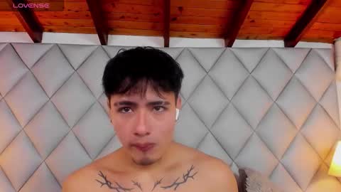 clement_reyes online show from December 13, 7:53 pm