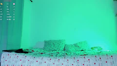 Snapshot of cloudy_pigdude chatting on December 4, 4:32 am CRISTIAN online show from December 4, 4:32 am