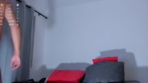 Snapshot of cloudy_pigdude chatting on December 30, 4:31 am CRISTIAN online show from December 30, 4:31 am