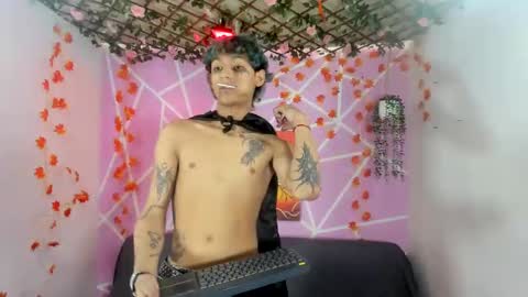 Snapshot of club_latinboys chatting on October 23, 3:04 pm club_latinboys online show from October 23, 3:04 pm