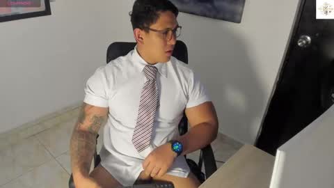 coltonmassif_ online show from November 5, 2:46 am