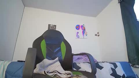 coraline_777 online show from April 11, 6:42 am