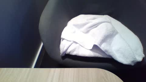 crave_me_ online show from November 26, 1:19 am