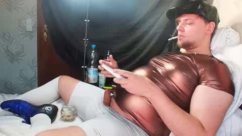Snapshot of cravingboy chatting on January 4, 9:00 am robin online show from January 4, 9:00 am