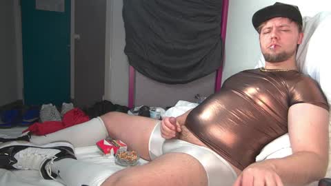Snapshot of cravingboy chatting on February 2, 11:19 am robin online show from February 2, 11:19 am