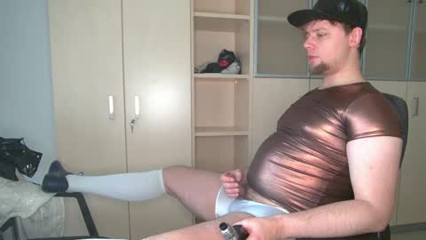 Snapshot of cravingboy chatting on February 9, 9:58 am robin online show from February 9, 9:58 am