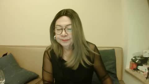 Snapshot of crazychika chatting on October 7, 5:50 pm Kelly online show from October 7, 5:50 pm