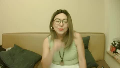 Snapshot of crazychika chatting on October 12, 3:39 pm Kelly online show from October 12, 3:39 pm