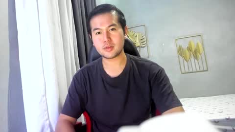 Snapshot of creamynow chatting on January 2, 11:20 am BareCreamyCum online show from January 2, 11:20 am