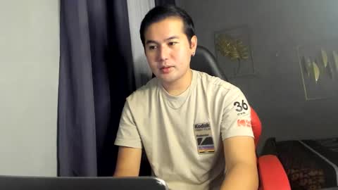 Snapshot of creamynow chatting on December 24, 9:17 am BareCreamyCum online show from December 24, 9:17 am