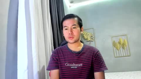 Snapshot of creamynow chatting on January 1, 6:27 pm BareCreamyCum online show from January 1, 6:27 pm