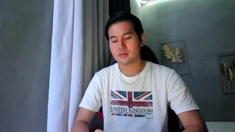 Snapshot of creamynow chatting on January 4, 1:42 pm BareCreamyCum online show from January 4, 1:42 pm