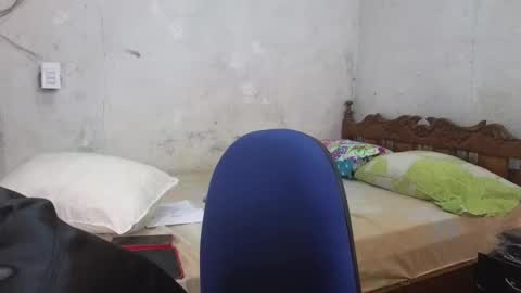 Snapshot of cris_simons chatting on December 3, 1:50 am cris_simons online show from December 3, 1:50 am