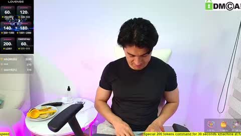 Snapshot of criss_evanss1 chatting on October 15, 11:45 pm Criss Evans online show from October 15, 11:45 pm