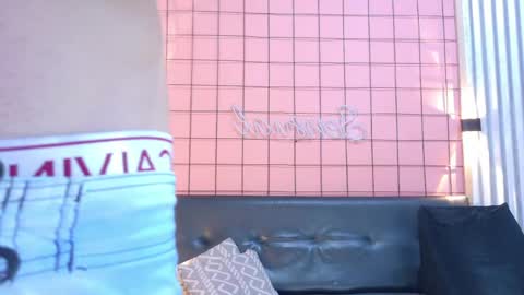 criss_hardcock_ online show from May 13, 4:48 pm