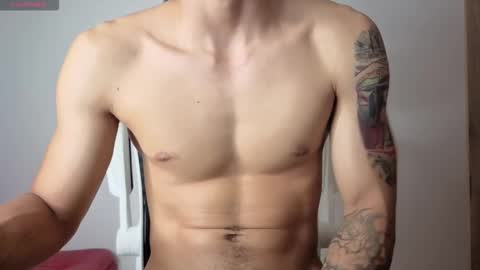 cristopher23  online show from January 10, 10:58 pm