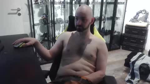 crucifyme2 online show from March 21, 9:58 am