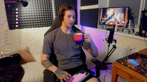 Crys online show from December 13, 8:15 pm