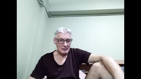 Snapshot of cucaio18 chatting on October 22, 4:05 am BIG UNCUT HARD COCK online show from October 22, 4:05 am