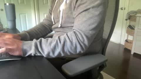 cuckgriff23 online show from May 13, 6:27 pm