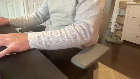 cuckgriff23 online show from April 2, 4:26 pm