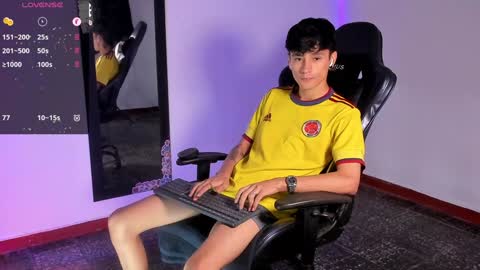 Snapshot of cute_diego_ chatting on January 23, 10:22 pm Diego online show from January 23, 10:22 pm