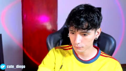 Snapshot of cute_diego_ chatting on December 19, 11:03 pm Diego online show from December 19, 11:03 pm