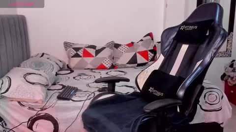 Snapshot of cute_diego_ chatting on October 12, 10:48 pm Diego online show from October 12, 10:48 pm