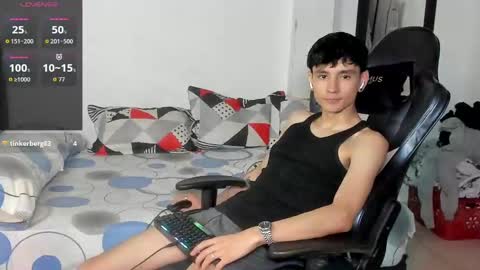 Snapshot of cute_diego_ chatting on September 13, 10:33 pm Diego online show from September 13, 10:33 pm