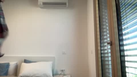 cute_skywalker online show from June 26, 4:42 pm