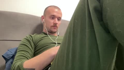 Snapshot of cute_skywalker chatting on December 21, 5:18 pm cute_skywalker online show from December 21, 5:18 pm
