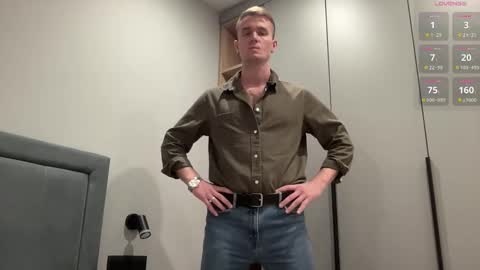 cute_skywalker online show from October 24, 3:25 pm