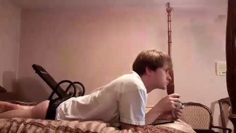 Snapshot of cuteboii29 chatting on March 1, 2:48 am cuteboii29 online show from March 1, 2:48 am