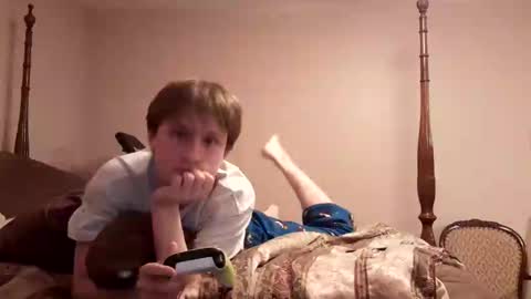 Snapshot of cuteboii29 chatting on February 19, 2:55 am cuteboii29 online show from February 19, 2:55 am