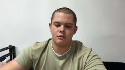 Snapshot of cutebutnaughty_ chatting on October 2, 7:29 pm Alex online show from October 2, 7:29 pm