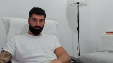 Snapshot of cuteeboy chatting on October 21, 4:32 pm cuteeboy online show from October 21, 4:32 pm