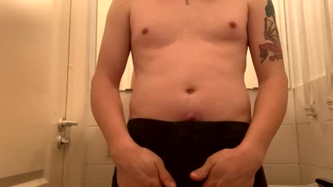 Snapshot of cuteguy6668889 chatting on March 2, 8:16 am Cutegoth online show from March 2, 8:16 am