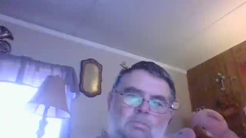 Snapshot of cwill27837 chatting on February 5, 5:21 pm cwill27837 online show from February 5, 5:21 pm