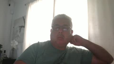 Snapshot of czar1974 chatting on October 14, 10:28 pm czar1974 online show from October 14, 10:28 pm