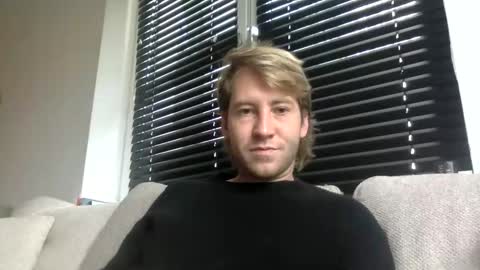 d3nnis_123 online show from October 20, 7:34 am