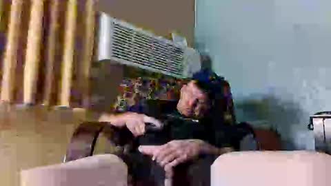 dad2uall online show from October 8, 7:51 pm