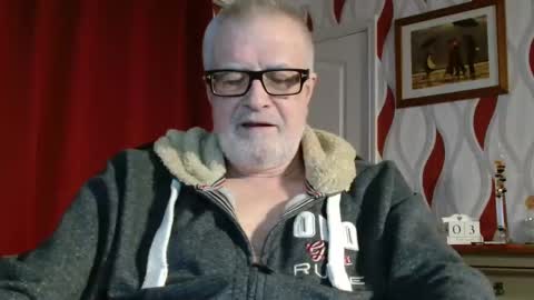 Brian ... online show from February 3, 9:09 pm