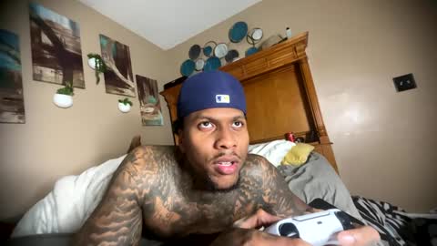 Snapshot of daddyjanimal chatting on October 11, 7:23 am sexy tatted king bbc online show from October 11, 7:23 am