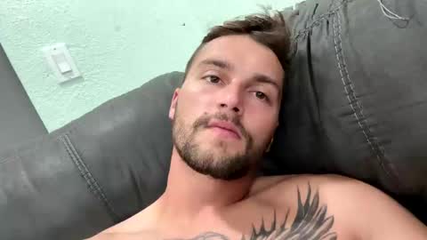 Snapshot of daddyjusti15 chatting on September 27, 8:17 pm daddyjusti15 online show from September 27, 8:17 pm