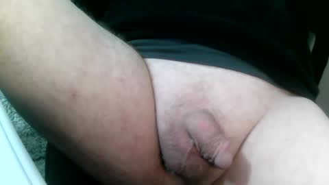 Snapshot of daddysmalls_55 chatting on December 23, 3:23 pm daddysmalls online show from December 23, 3:23 pm