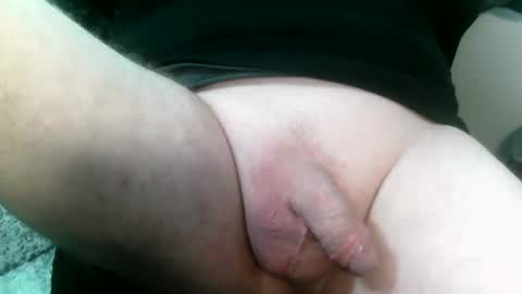 Snapshot of daddysmalls_55 chatting on December 24, 6:28 pm daddysmalls online show from December 24, 6:28 pm