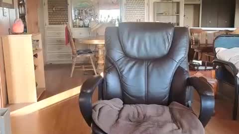 dakit online show from November 24, 3:46 pm