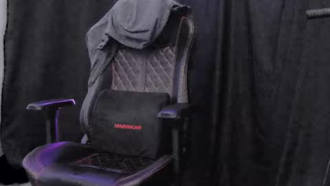 Dakota Dixxon online show from February 23, 7:04 pm