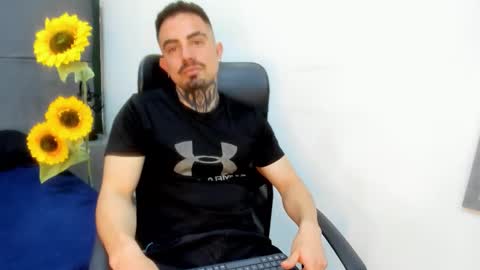 Dallas whitee online show from February 16, 6:17 pm