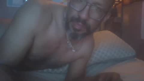 Snapshot of dallaspapi2000 chatting on October 6, 4:17 am alex online show from October 6, 4:17 am